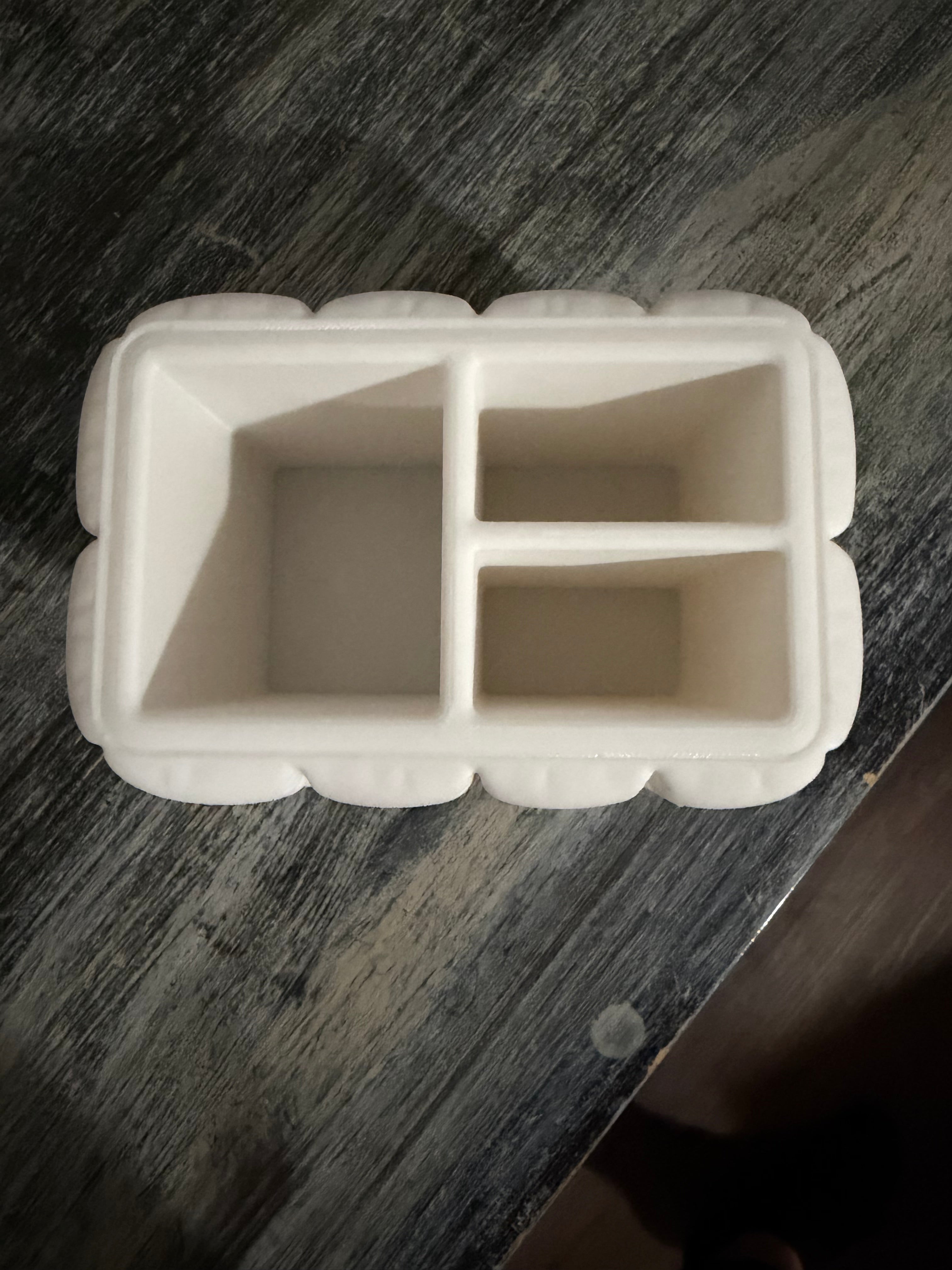 Quilted makeup brush holder