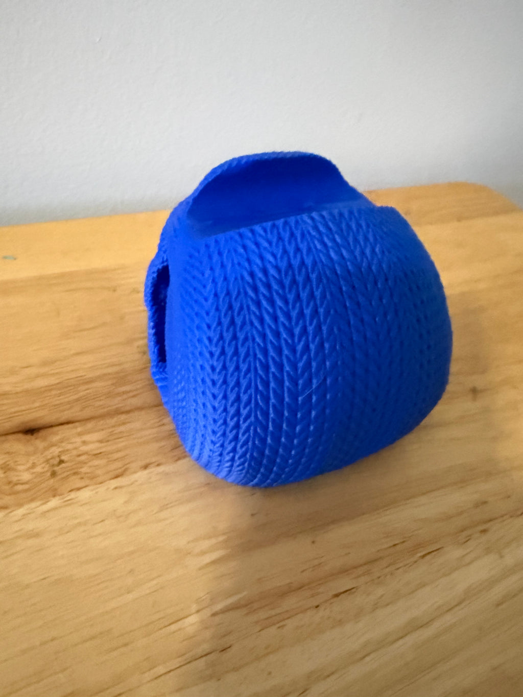 Knit skull PS5 controller holder